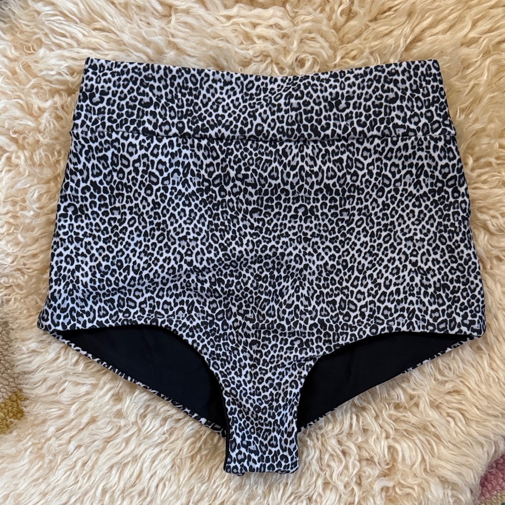Rare Of Earth & Salt Classic Bikini Bottom
